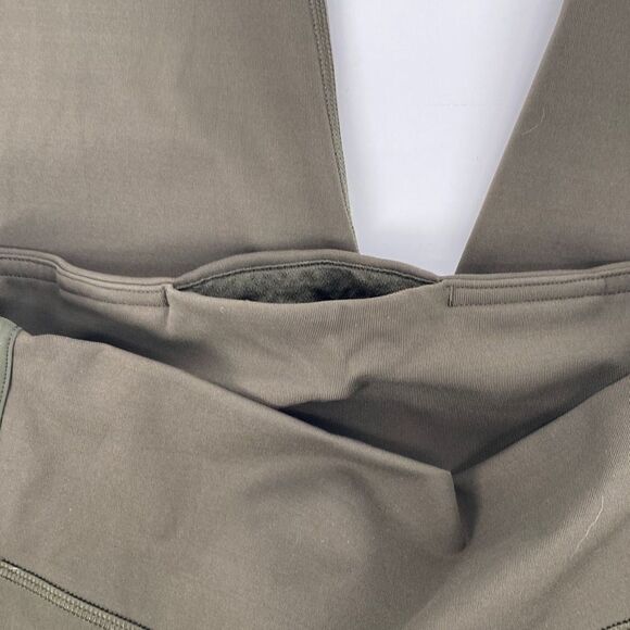 Lululemon Squad Goals Crop 17" Dark Olive
size 6 - Picture 9 of 10